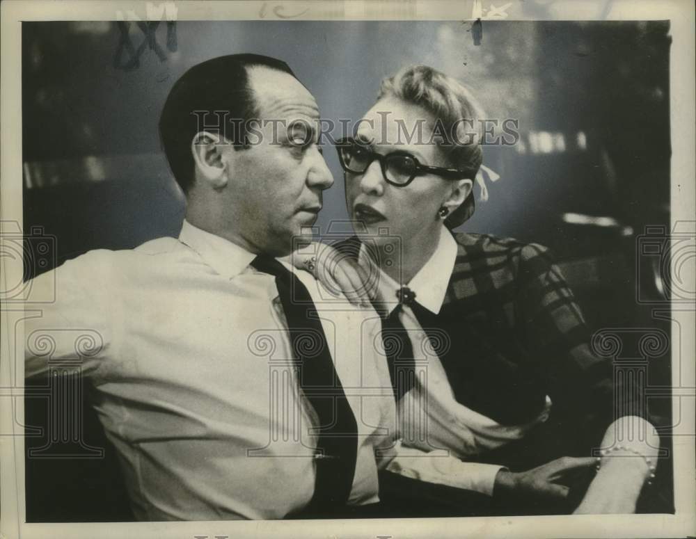 1956 Press Photo Broadway Songwriter Frank Loesser &amp; Wife Lynn - nox30216