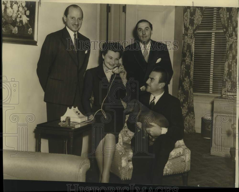 1940 Press Photo French Actor Jean Murat, Friends in New Orleans for Mardi Gras