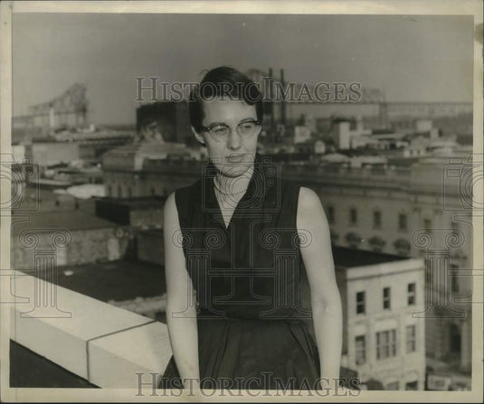 1957 Press Photo Reporter Mary Loftin on New Orleans Rooftop - nox30220