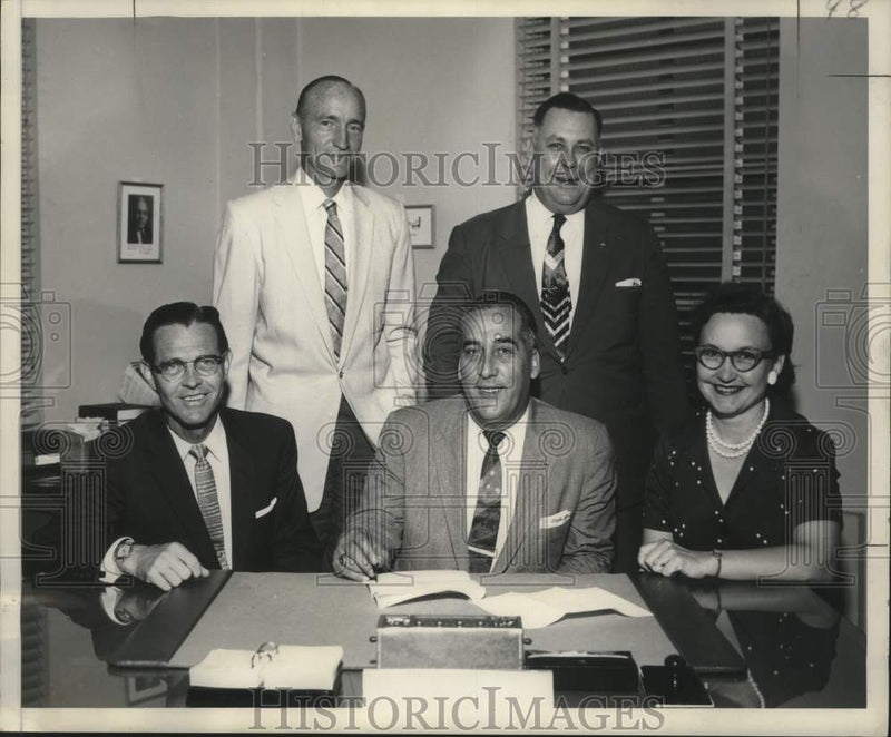 Load image into Gallery viewer, 1958 Press Photo New Orleans Federal Business Association Officers - nox30228
