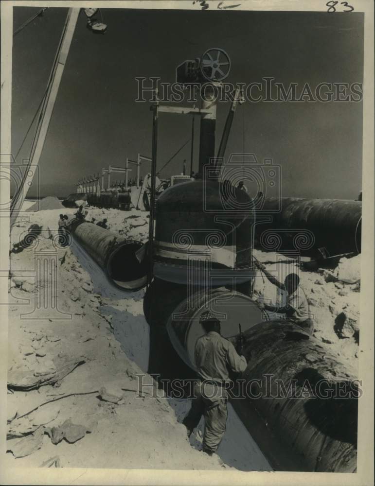 1965 Press Photo Huge 7-1/2 ton Oil Pipeline Valve in Libya - nox30444