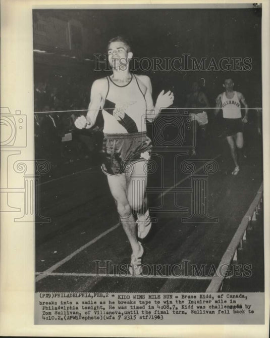 1963 Press Photo Canadian runner Bruce Kidd wins the Inquirer mile race