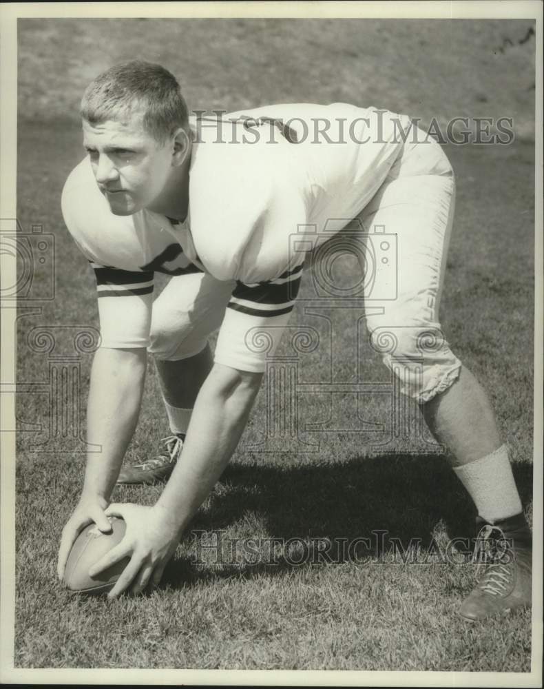 1966 Press Photo Syracuse University Football Center Pat Kilorin, New York
