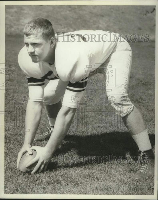 1966 Press Photo Syracuse University Football Center Pat Kilorin, New York