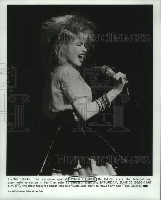 1987 Press Photo Cyndi Lauper in her first TV concert "Cyndi Lauper in Paris."