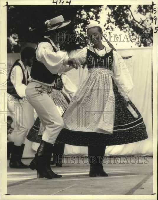 1981 Press Photo Folk Dancers of the Komenka Ethnic Dance Ensemble - nox30673