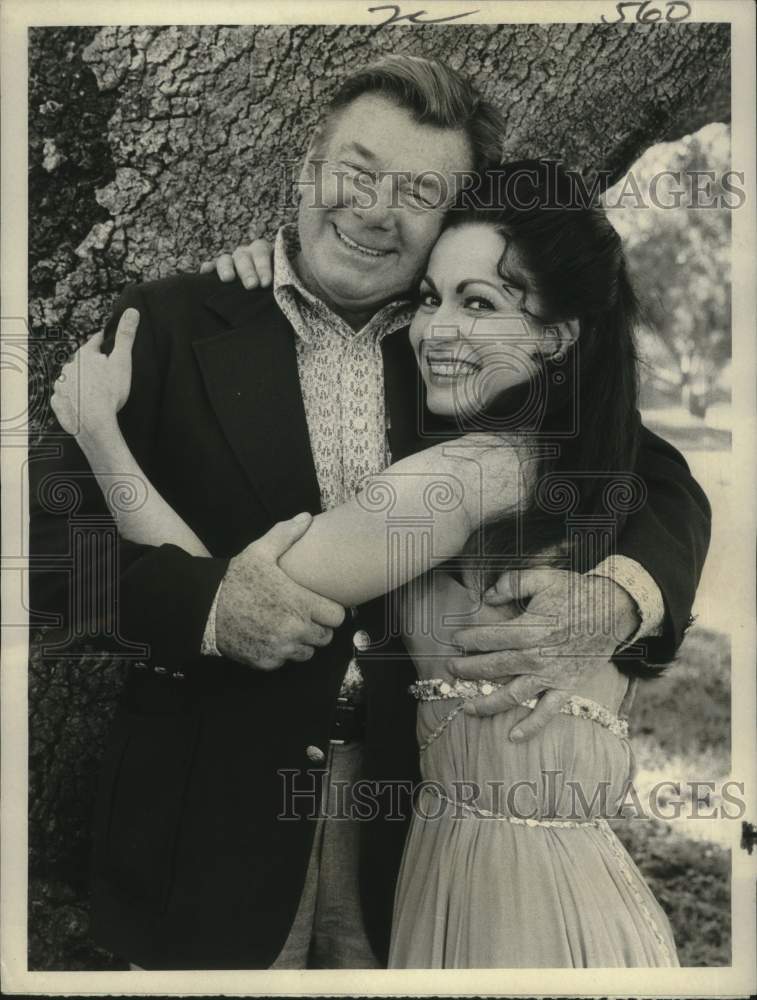 1972 Press Photo Arthur Godfrey and Carol Lawrence - nox30786- Historic Images