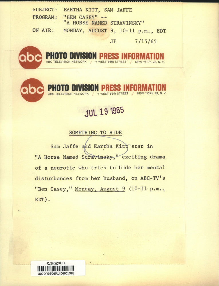 1965 Press Photo Actors Eartha Kitt, Sam Jaffe in "Ben Casey" - nox30872