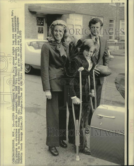 1973 Press Photo Edward Kennedy Jr., with his parents Sen. & Mrs. Edward Kennedy