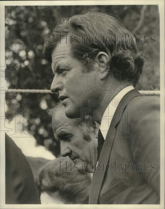 1972 Press Photo Edward M. Kennedy at the burial of Sen. Allen Ellender in Houma