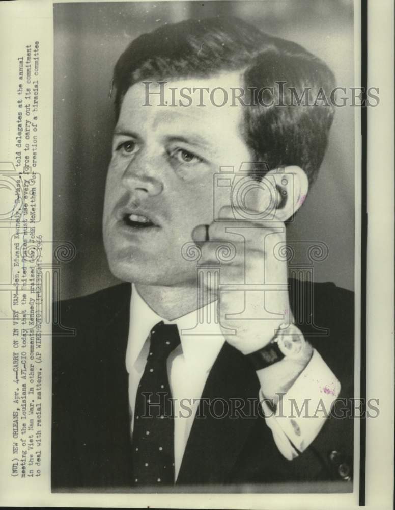 Load image into Gallery viewer, 1966 Press Photo Senator Edward Kennedy speaks at the AFL-CIO annual meeting
