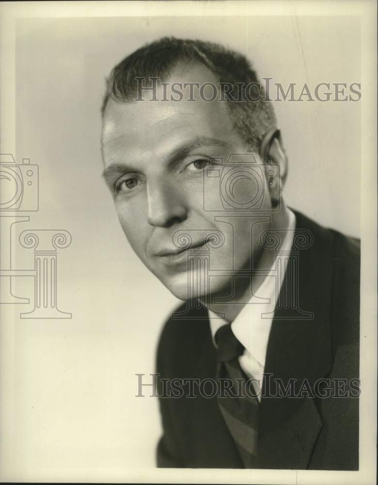 1957 Press Photo &quot;The CBS Morning News&quot; director Richard C. Hottelet - nox31044