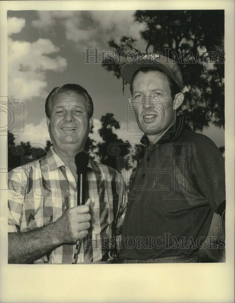 Load image into Gallery viewer, 1962 Press Photo Golfers Jimmy Demaret, Don January on "All Star Golf"
