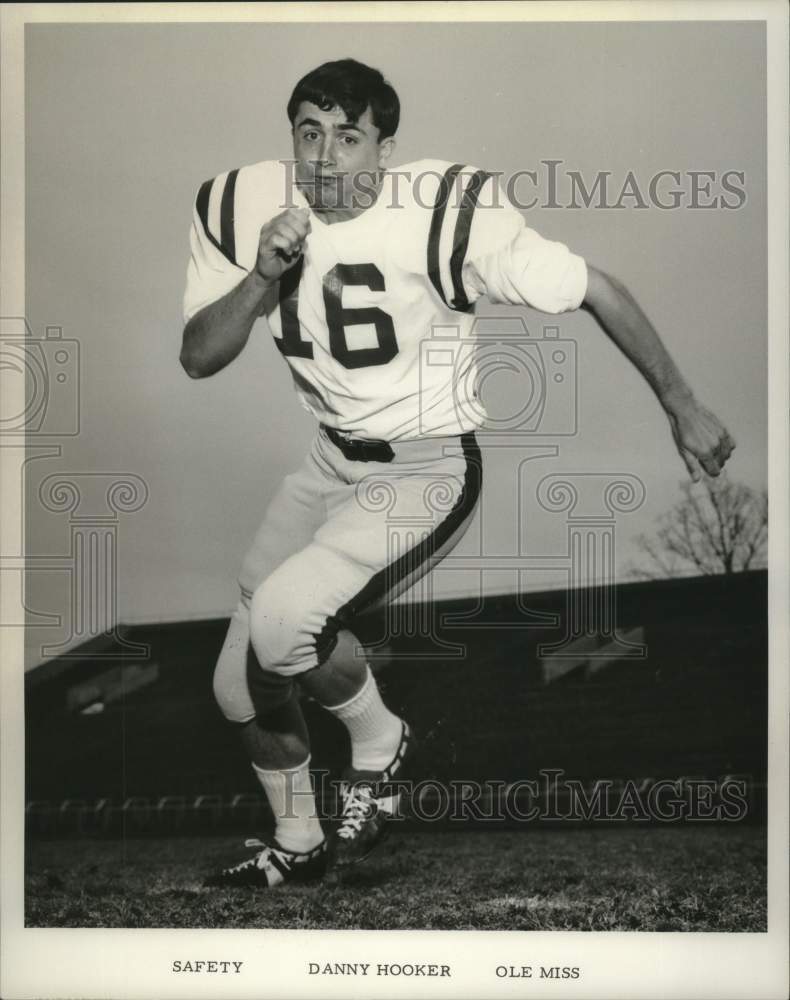 Load image into Gallery viewer, 1970 Press Photo Ole Miss Football Safety Danny Hooker - nox31165
