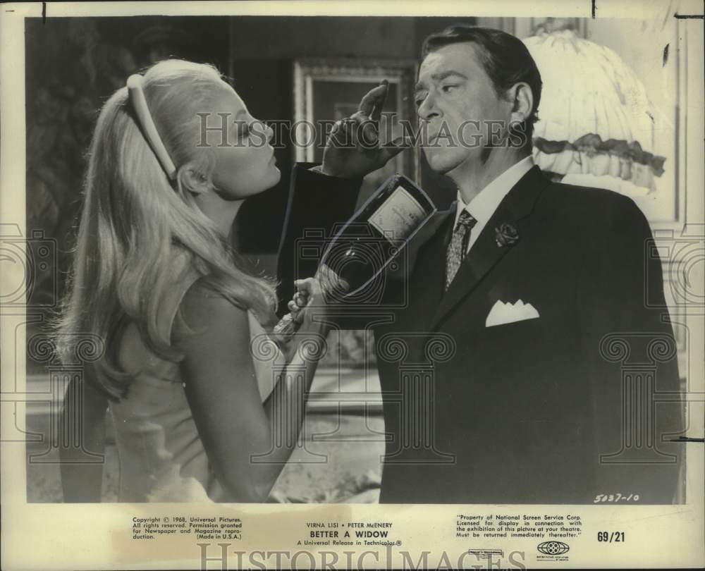 1968 Press Photo Virna Lisi and Jean Servals in the comedy &quot;Better a Widow.&quot;- Historic Images