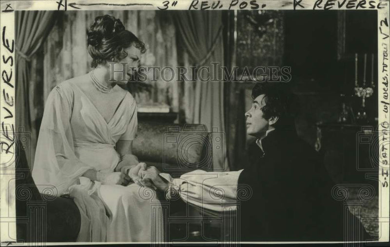 Load image into Gallery viewer, 1977 Press Photo Actors M'el Dowd, Frank Langella in "The Prince of Homburg"
