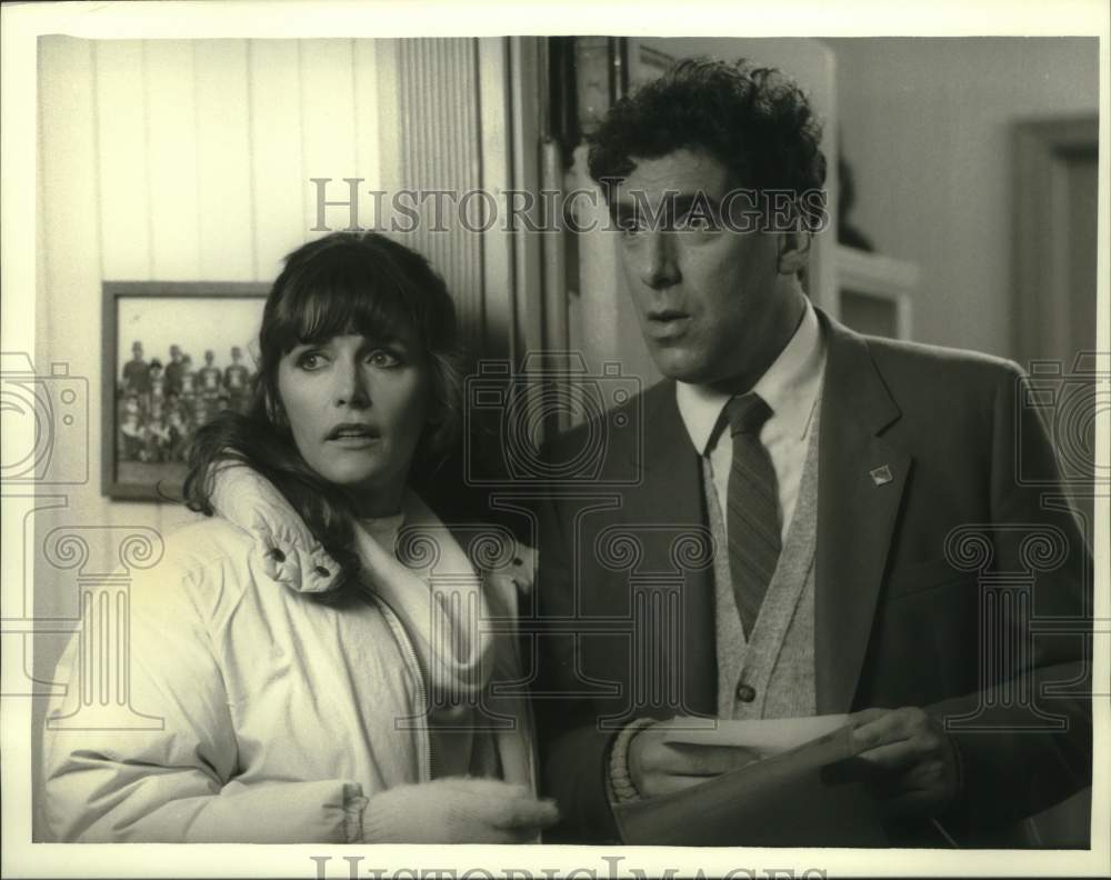 1988 Press Photo Actors Margot Kidder, Elliot Gould in "Vanishing Act"