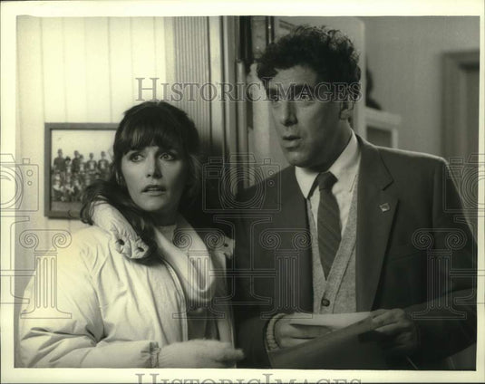 1988 Press Photo Actors Margot Kidder, Elliot Gould in "Vanishing Act"