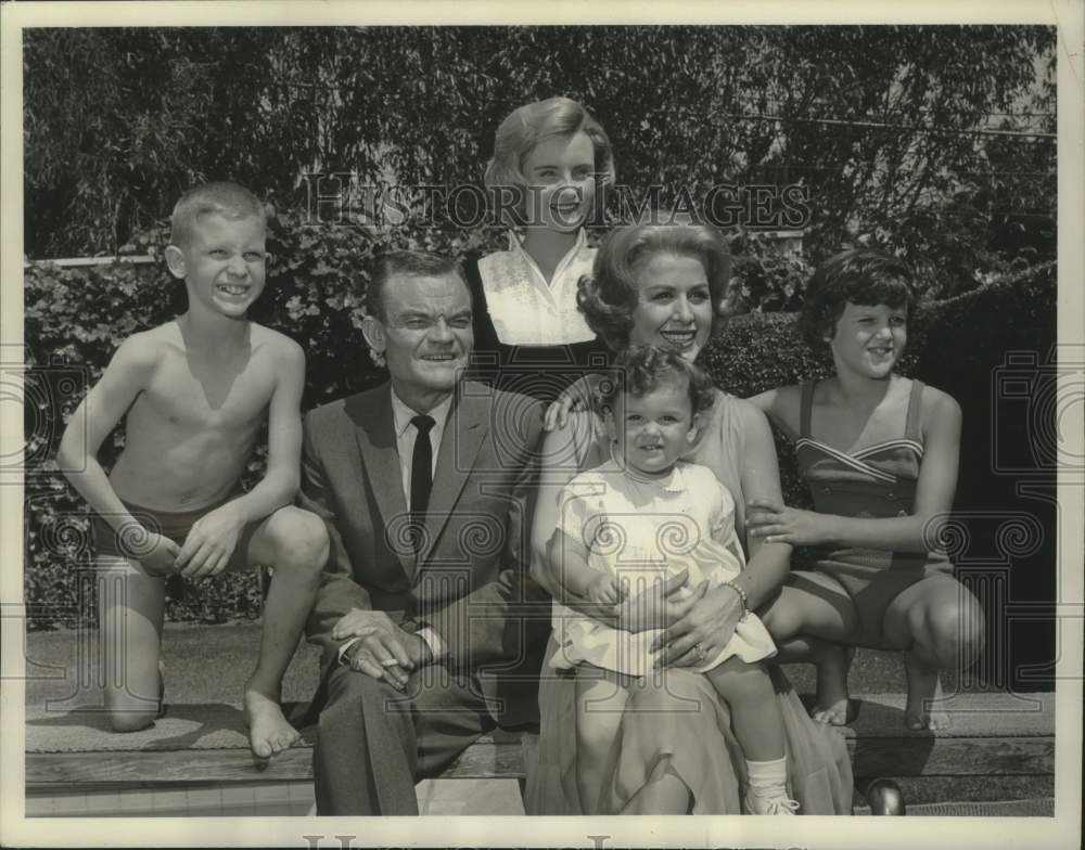 1960 Press Photo Musician-Bandleader Spike Jones &amp; Family - nox31420- Historic Images