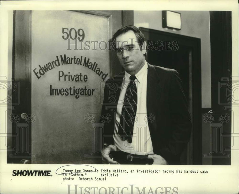 Load image into Gallery viewer, 1989 Press Photo Tommy Lee Jones as Eddie Mallard in "Gotham." - nox31427
