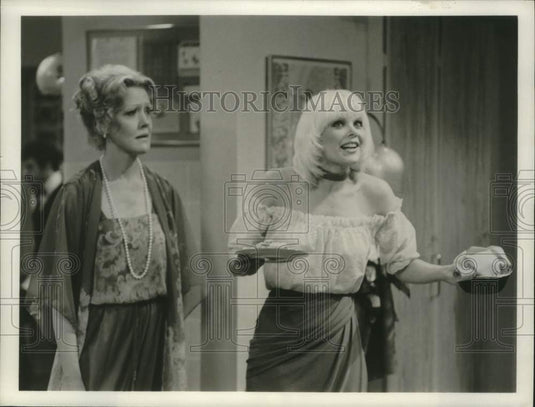 1980 Press Photo Actress Ann Jillian with "boss" Marion Merce in "It's a Living"