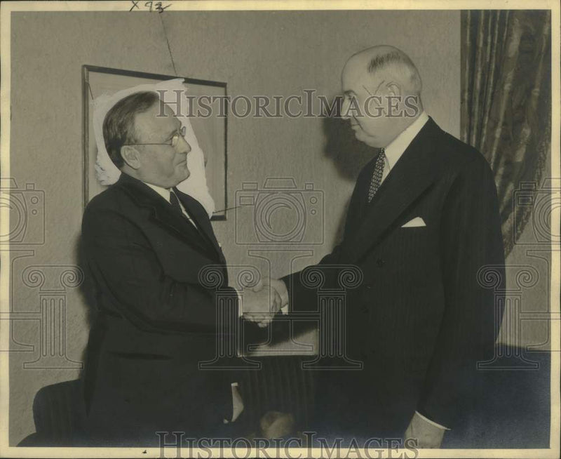 Load image into Gallery viewer, 1940 Press Photo Old Friends Walter Jahncke, James A. Farley Meet in Memphis

