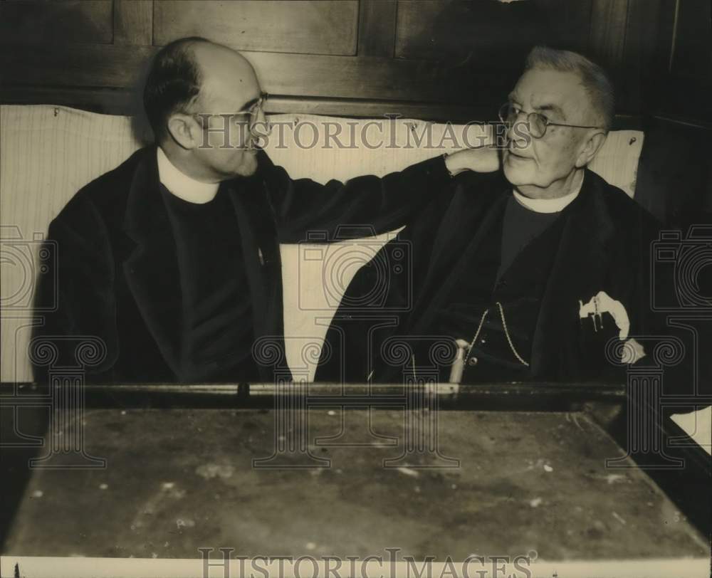 1939 Press Photo St. Rose de Lima Church Incoming/Outgoing Reverends - nox31546