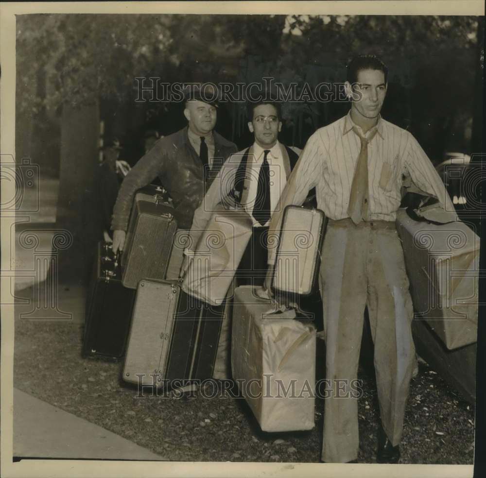 1941 Press Photo The luggage of Japanese consulate Mr. Ito is moved by staff
