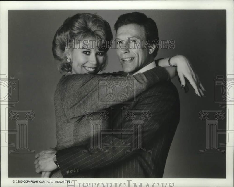 Load image into Gallery viewer, 1986 Press Photo Leslie Easterbrook &amp; Michael Levin in ABC's "Ryan's Hope."
