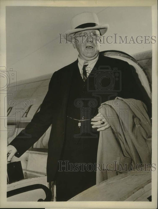 1953 Press Photo NBC's radio & TV news commentator H.V. Kaltenborn - nox31773