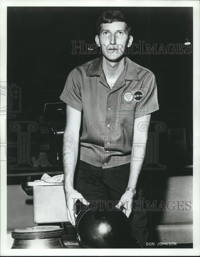 Load image into Gallery viewer, 1968 Press Photo Professional Bowlers Association bowler Don Johnson
