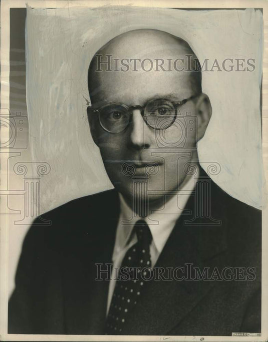 1951 Press Photo Citizens' Committee for Hoover Report Member Robert McCormick