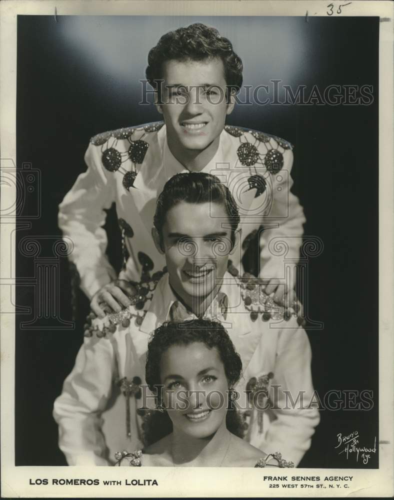 Load image into Gallery viewer, 1955 Press Photo The Romeros with Lolita at Xavier Cugat Revue at The Roosevelt.
