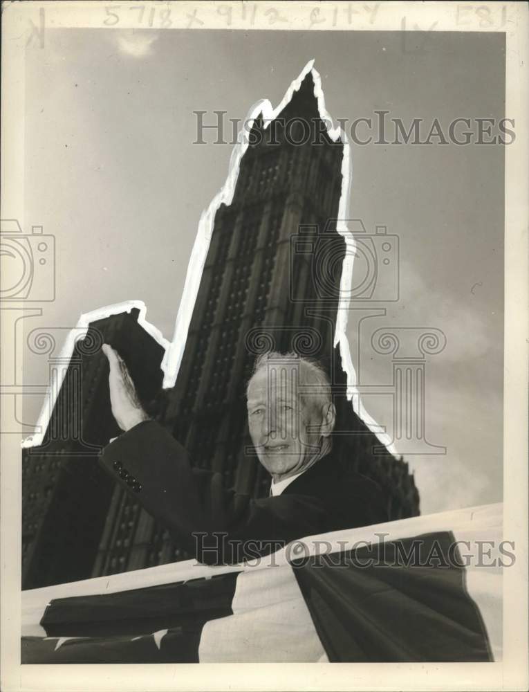 1949 Press Photo Baseball's Connie Mack Waves from New York City Hall Stand
