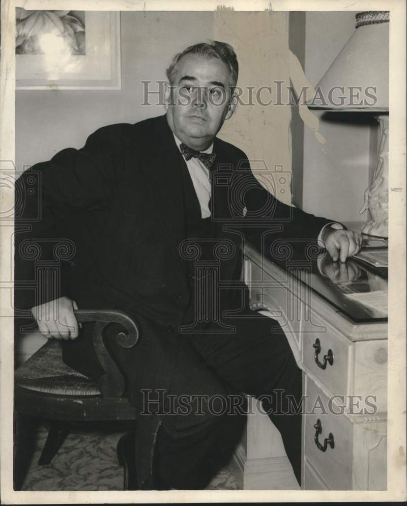 Load image into Gallery viewer, 1950 Press Photo Thomas H. Mahoney - nox32164
