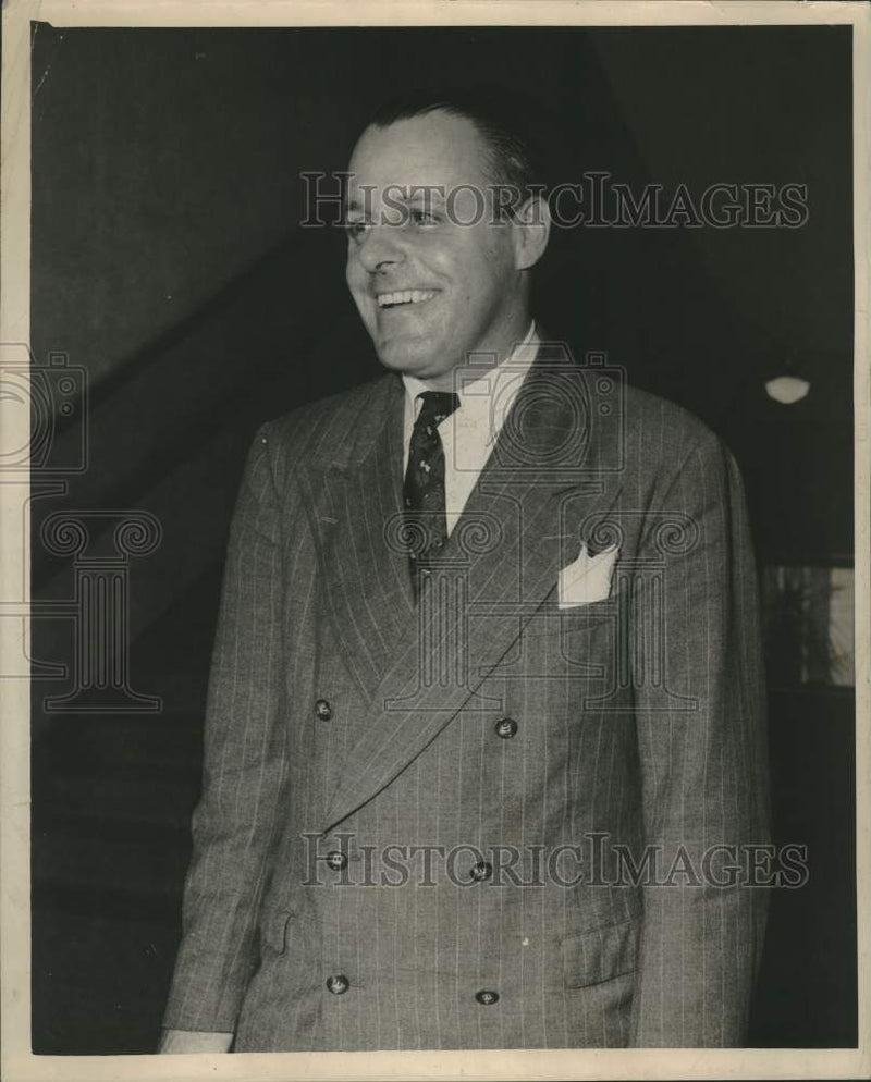 Load image into Gallery viewer, 1949 Press Photo William Maher. - nox32459

