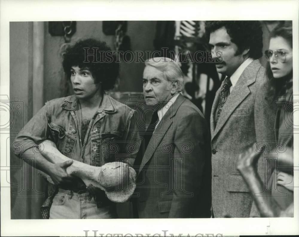 1977 Press Photo Egyptian Tomb Scene from "Welcome Back, Kotter" - nox32544