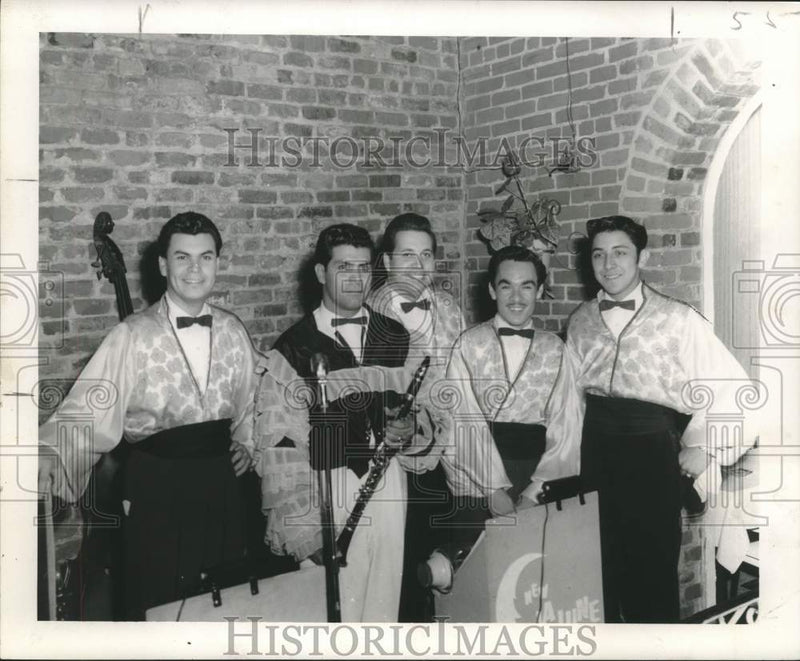 Load image into Gallery viewer, 1957 Press Photo Instrumental-Vocal Group Los Latinos - nox32719
