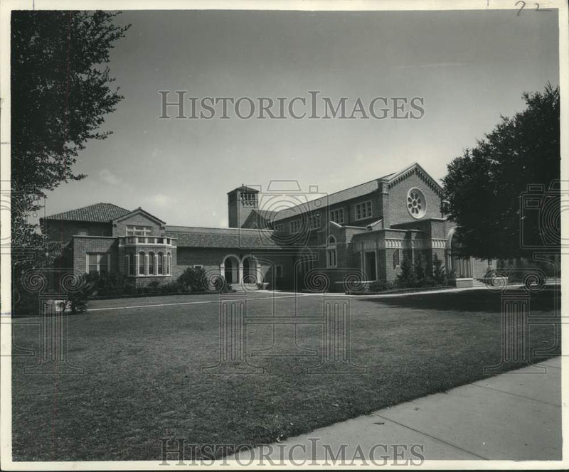 Load image into Gallery viewer, 1956 Press Photo Louisiana State University Catholic Student Center - nox32753
