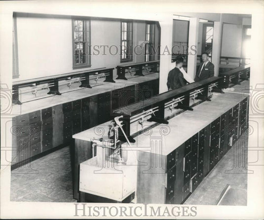 1958 Press Photo Empty Science lab at Louisiana State University. - nox32777
