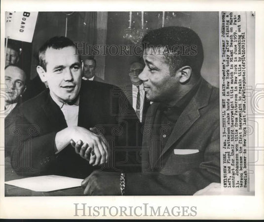 1961 Press Photo Sweden's Ingemar Johansson and Floyd Patterson shake hands.