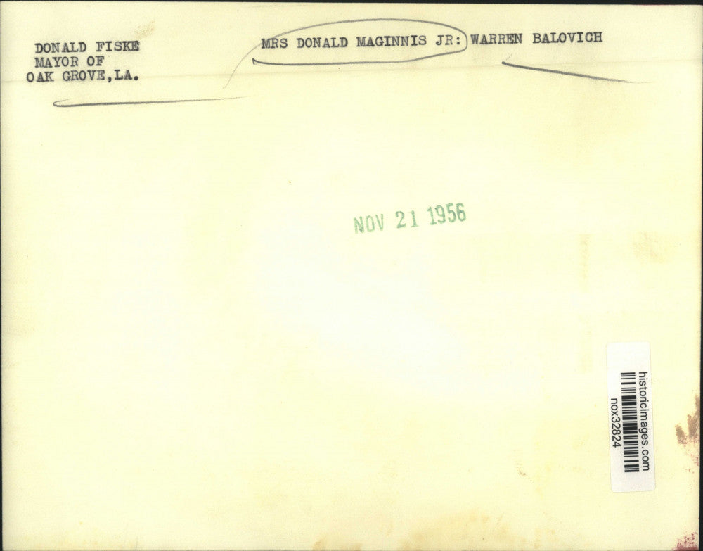 1956 Press Photo Oak Grove Mayor Donald Fiske chats with Mrs. Donald Maginnis