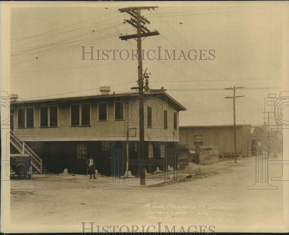 1929 Press Photo A man stands on the West side of Magnolia St. in New Orleans- Historic Images