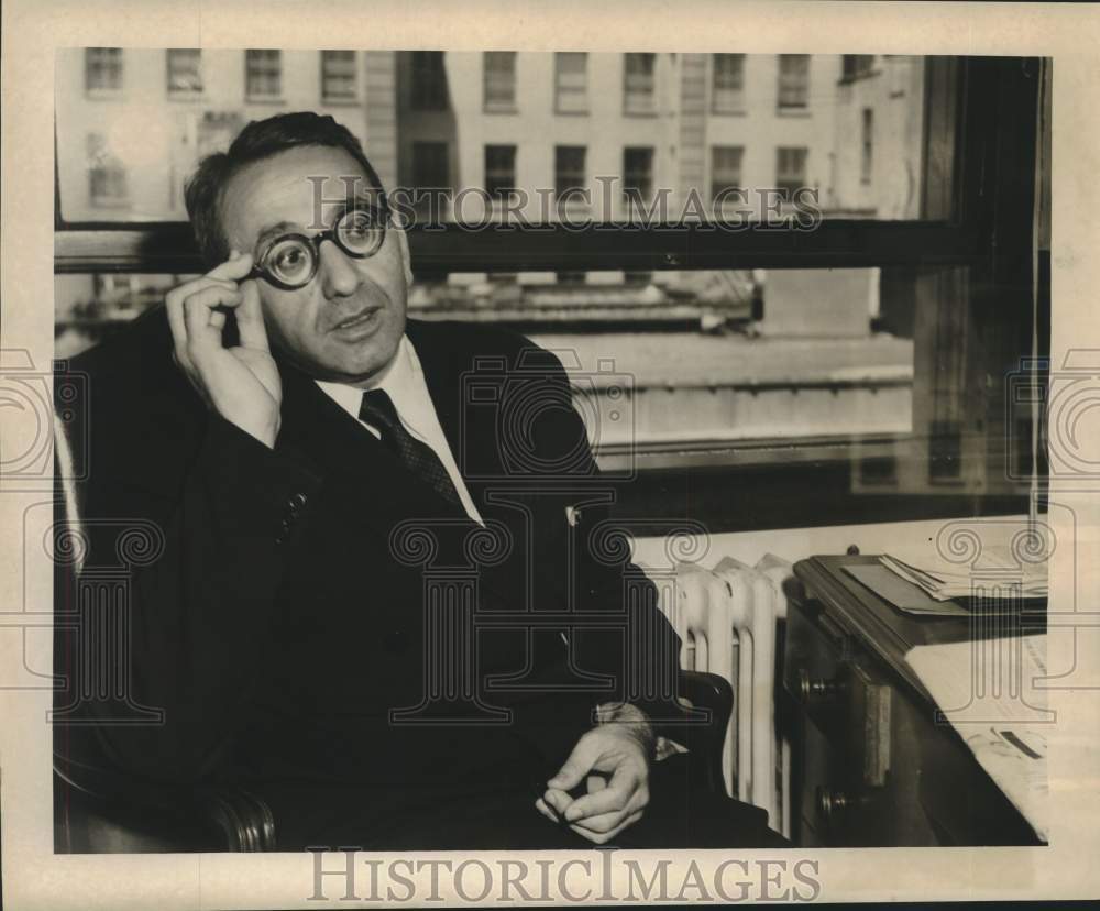 1949 Press Photo Luxembourg Commissioner of Information Hans Roger Madol