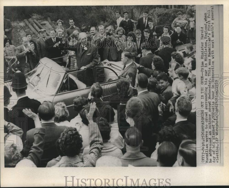 Load image into Gallery viewer, 1959 Press Photo Middleton-Prime Minister Harold Macmillan waves to the crowd
