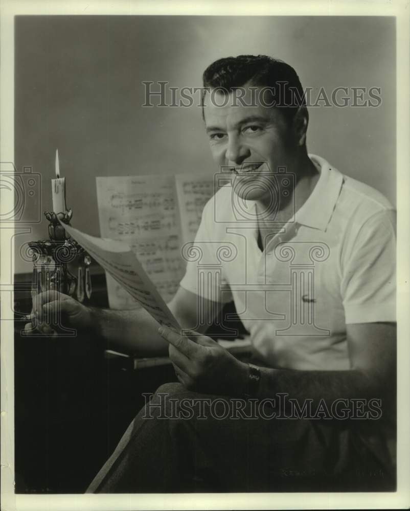 1954 Press Photo Tony Martin at his piano. - nox33133