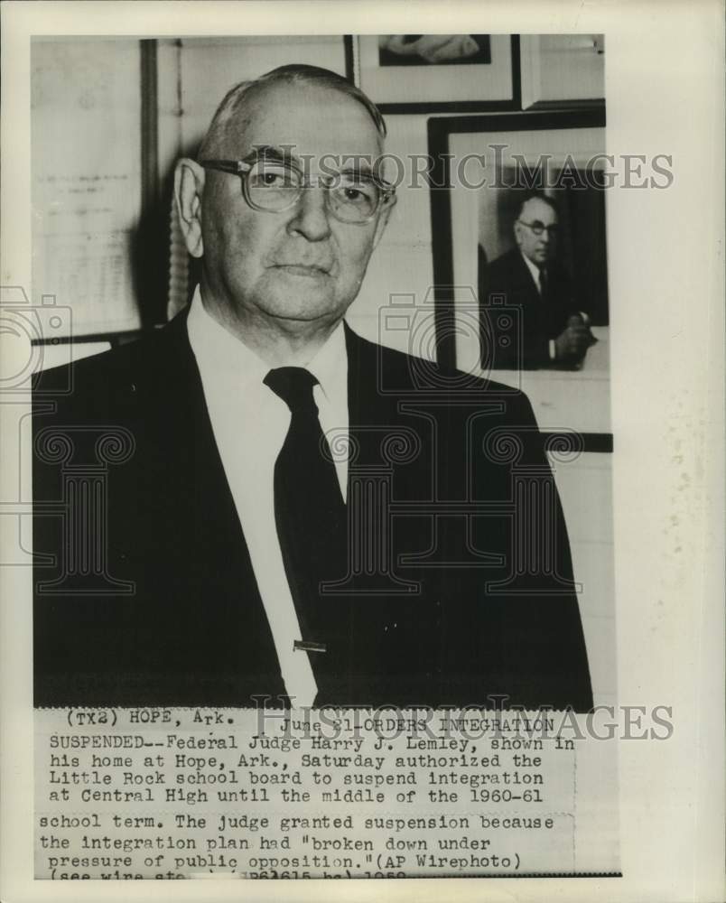 1959 Press Photo Judge Harry Lemley, in his home after suspending integration.