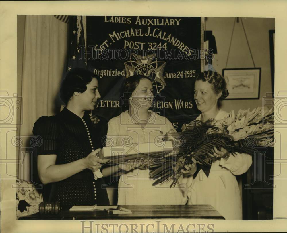 1938 Press Photo Veterans of Foreign Wars Honor Mrs. Marian McBride - nox33328
