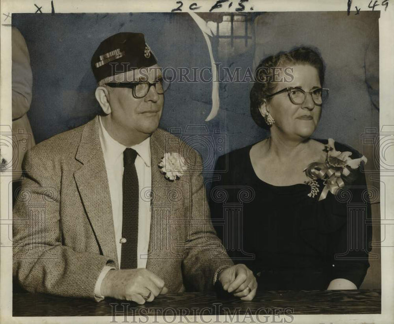 Load image into Gallery viewer, 1950 Press Photo Officers of Veterans of World War I Old Friends Barracks #640
