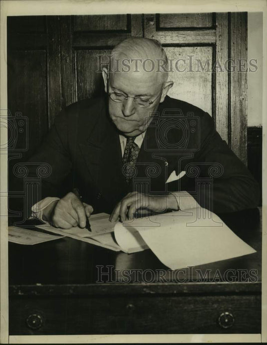 1947 Press Photo Superior Judge Walter C. Hendrix - nox33496